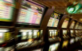 soka4 Live Casino Baccarat meja dealer cantik kartu langsung Indonesia